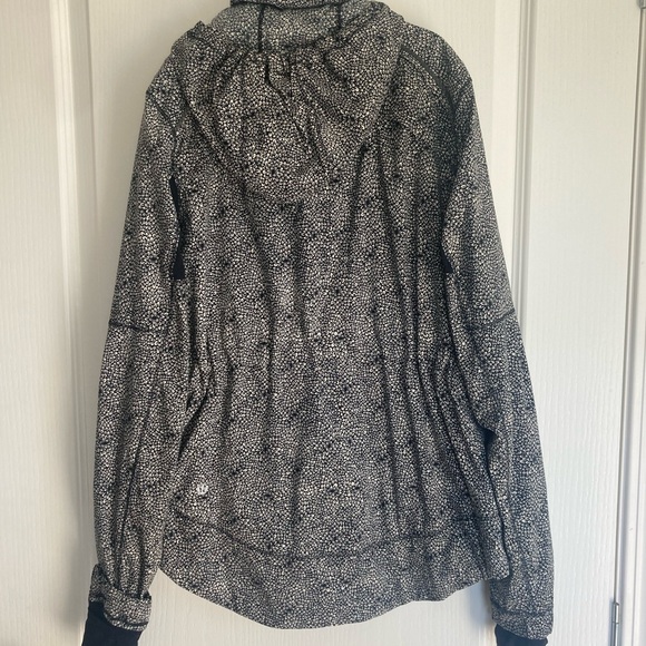 Lululemon jacket size 10 - Picture 2 of 5